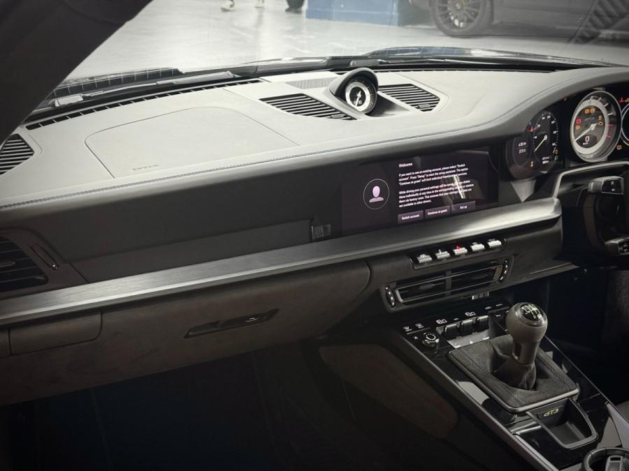 911 992 GT3 - Image 10